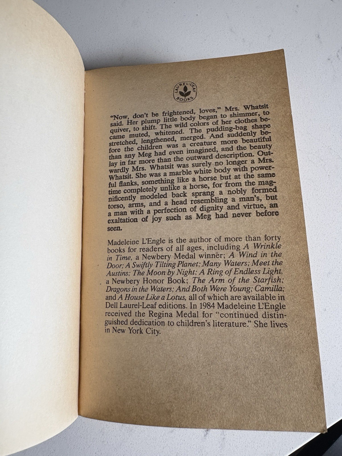 Madeleine L&rsquo;Engle A Wrinkle in Time Paperback Dell Publishing Fantasy 1976
