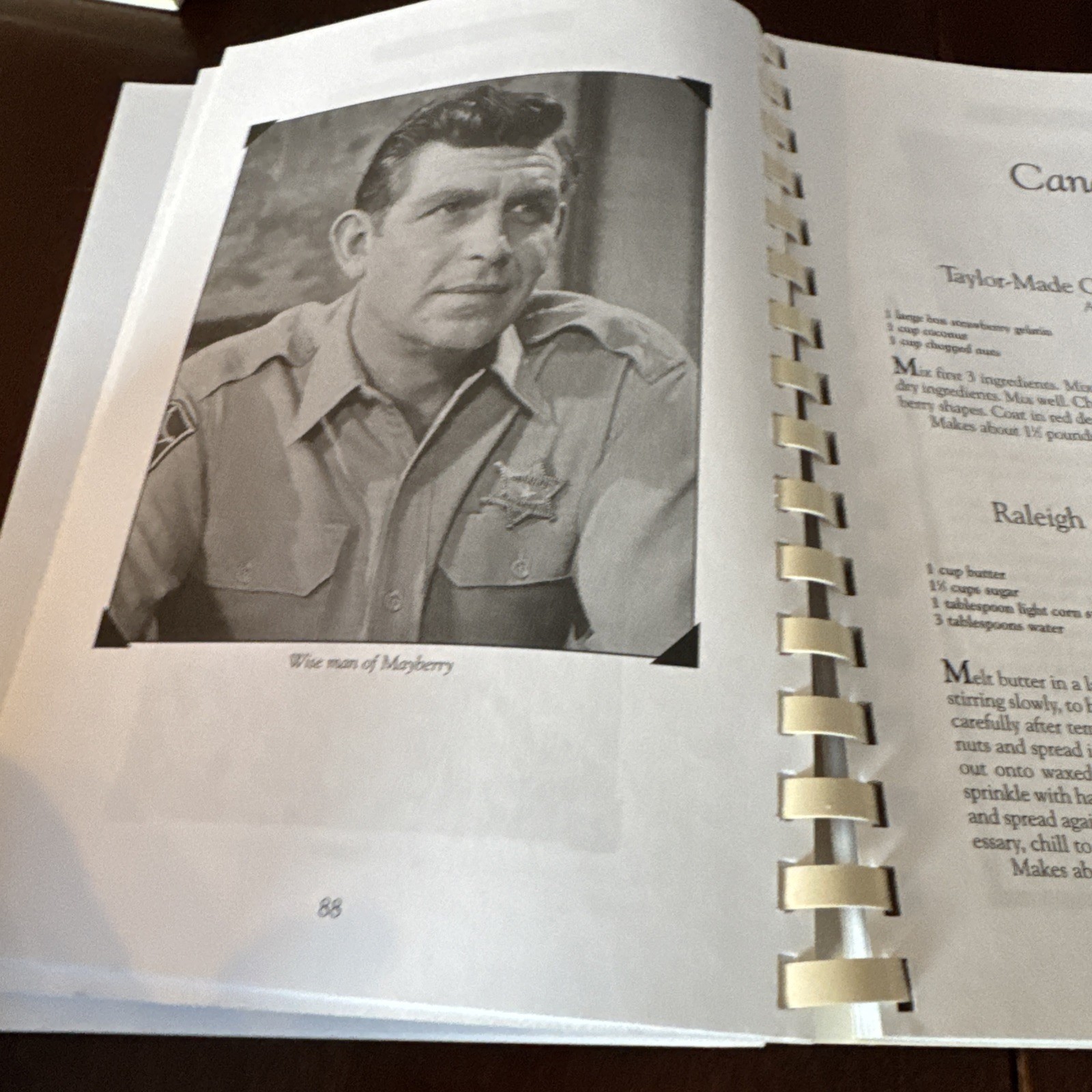 1996 -Aunt Bee&rsquo;s Delightful Desserts By Ken Beck & Jim Clark CookBook