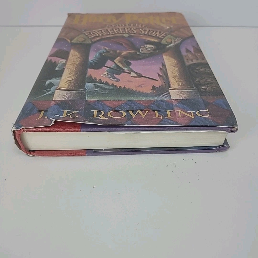 HARRY POTTER & SORCERER&rsquo;S STONE Hardcover J.K. Rowling 1st EDITION 1998