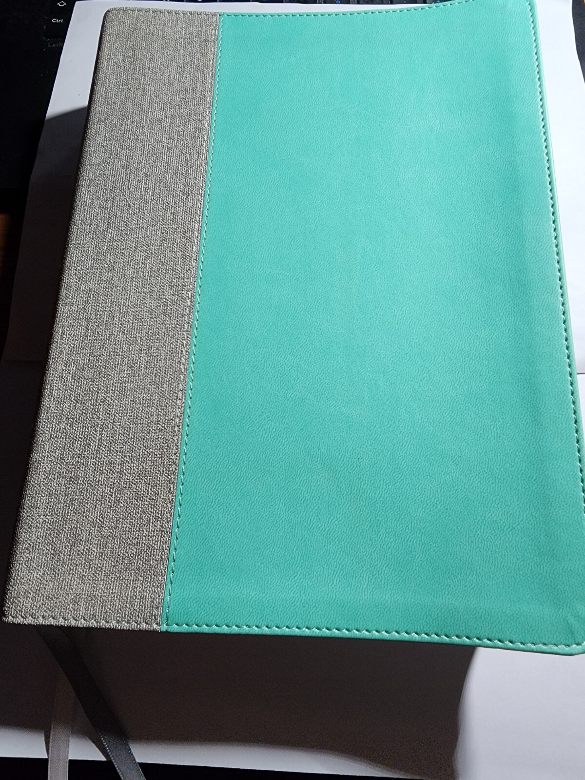 Lifeway Women&rsquo;s Bible, Christian Standard – Imitation Leather VG+ B7