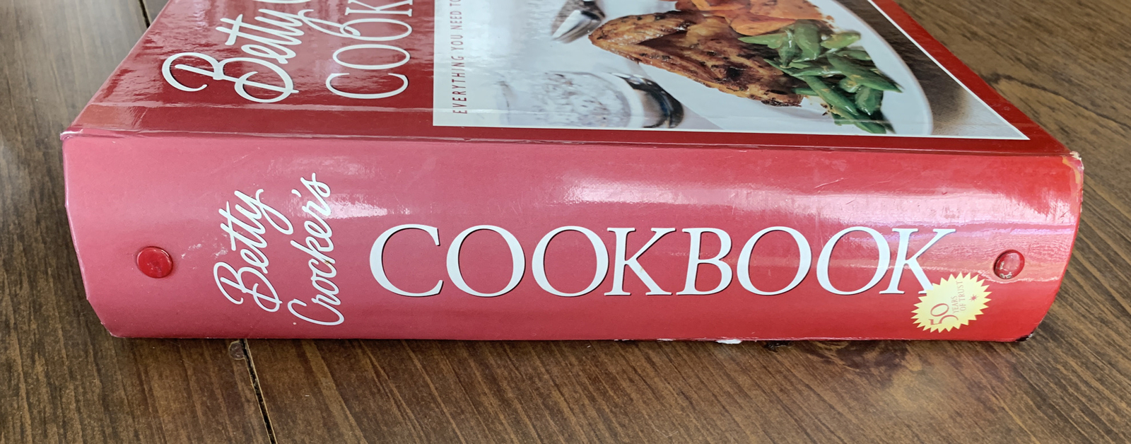 BETTY CROCKER&rsquo;s Big Red Cookbook ~ 5 Ring Binder ~ 2000, 9th Print ~ 576 Pages