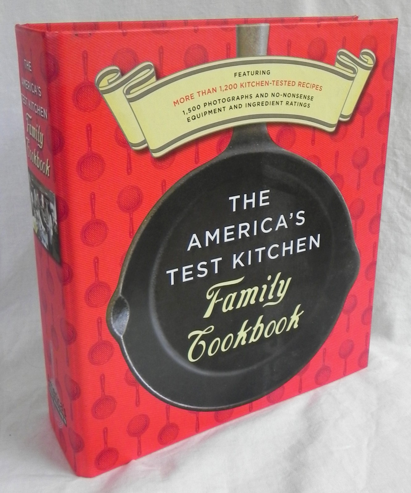 « The America&rsquo;s Test Kitchen Family Cookbook » 1200 Recipes, 848 Pages, 2005, VG