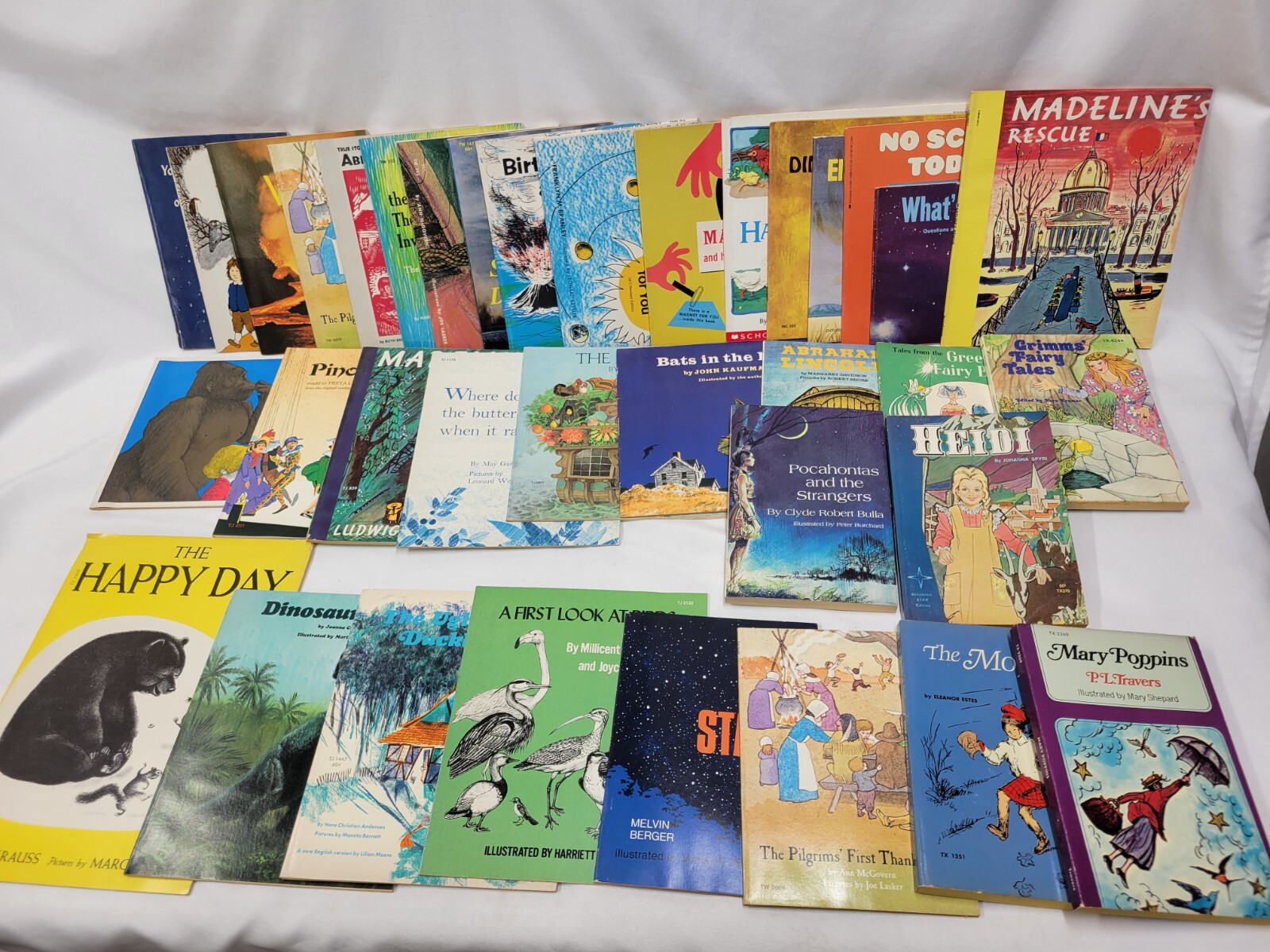 Lot of 36 Vtg Scholastic Books TW TJ TX 60’s 70’s Early 80&rsquo;s 8 1st printings