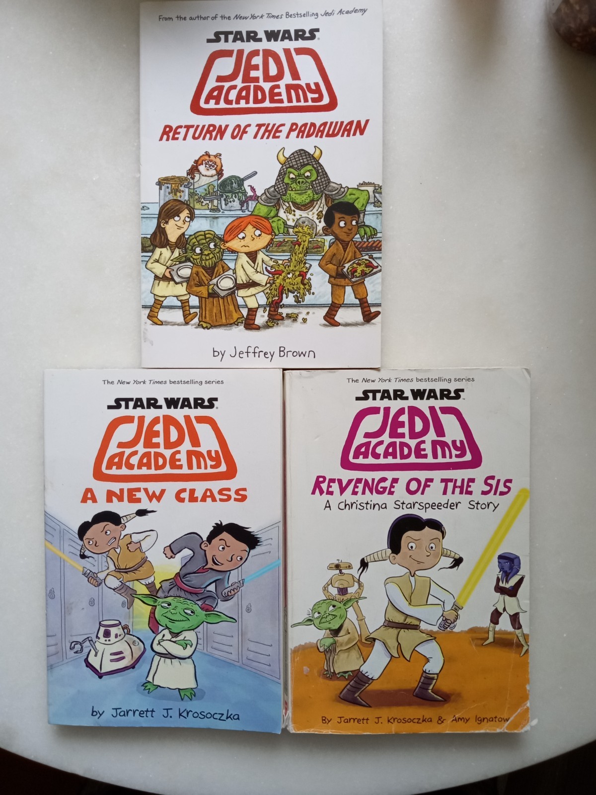 Mixed Lot : Graphic Novels / Children&rsquo;s Books — PLS READ DESCRIPTION