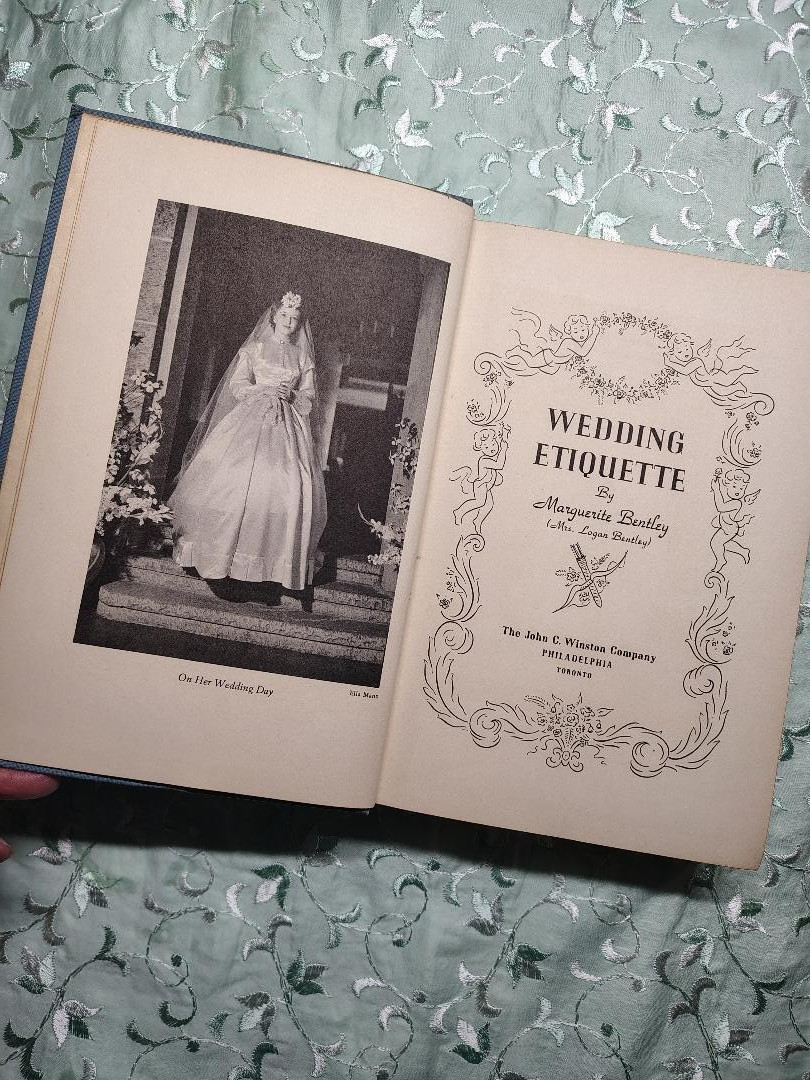 « Wedding Etiquette Complete » by Marguerite Bentley