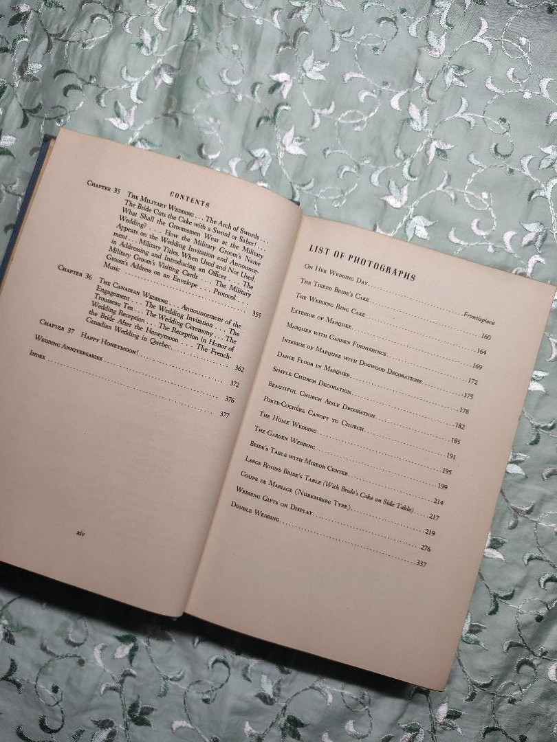 « Wedding Etiquette Complete » by Marguerite Bentley