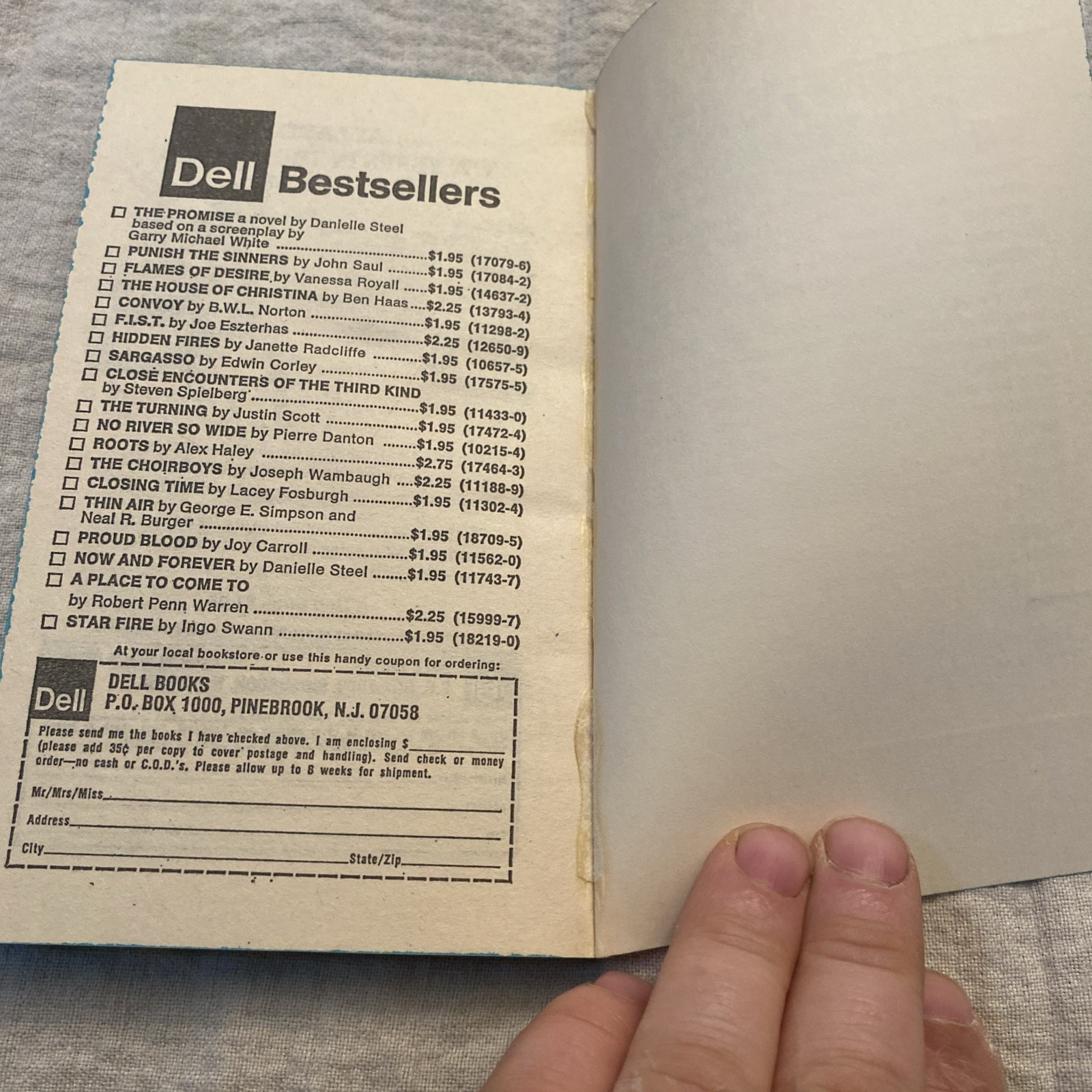 As on a Darkling Plain by Ben Bova 1978 Dell 1st Print Paperback Sci-Fi Horror