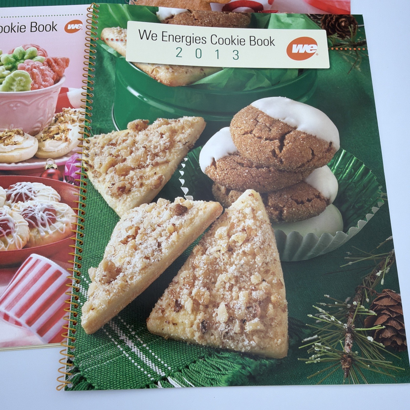 Lot of4 Wisconsin Electric WE Energies Christmas Cookie Cookbooks 2009-2013