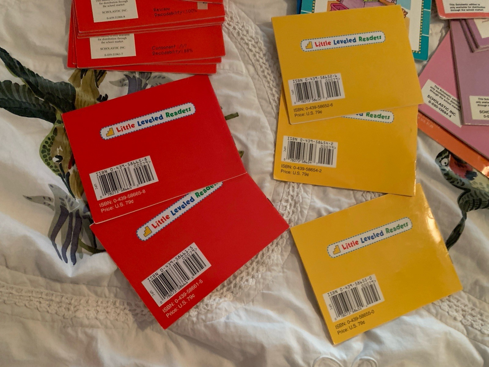 81 Kids Scholastic Readers Mostly Phonics & Some Sight