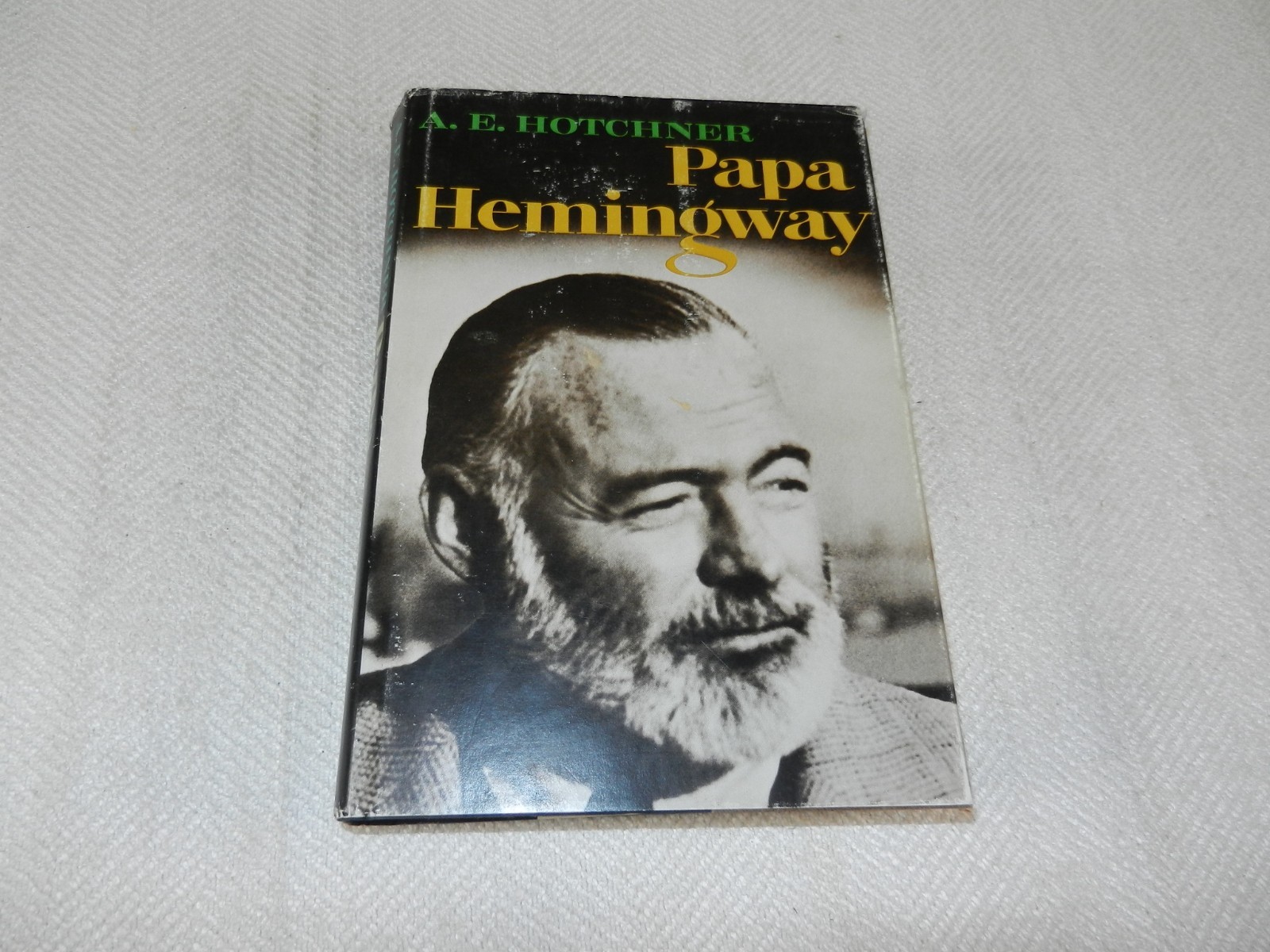 WW II Great writer & war correspondent « PAPA HEMINGWAY: A PERSONAL MEMOIR »