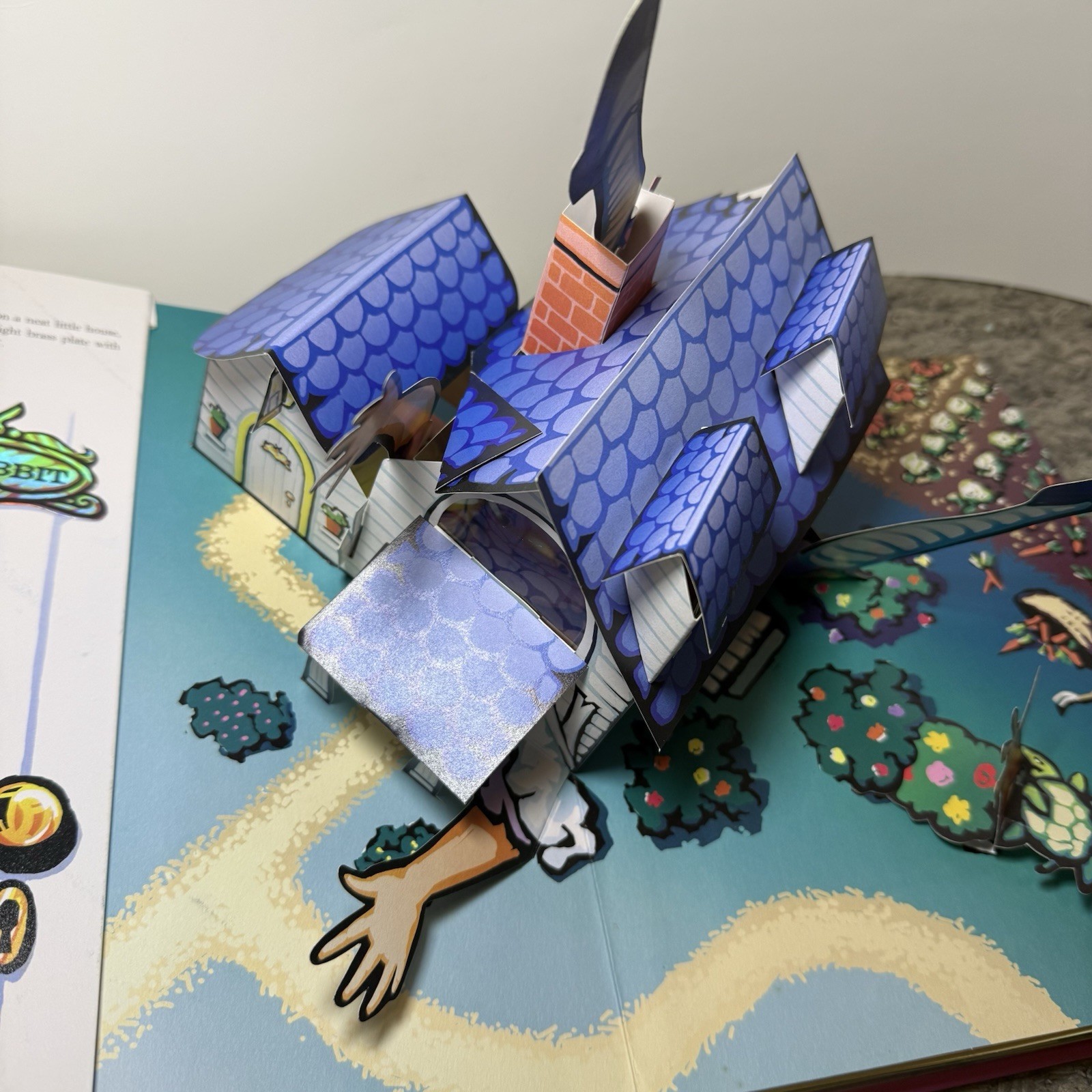 Alice&rsquo;s Adventures in Wonderland: A Pop-up Adaptation By Robert Sabuda 2003