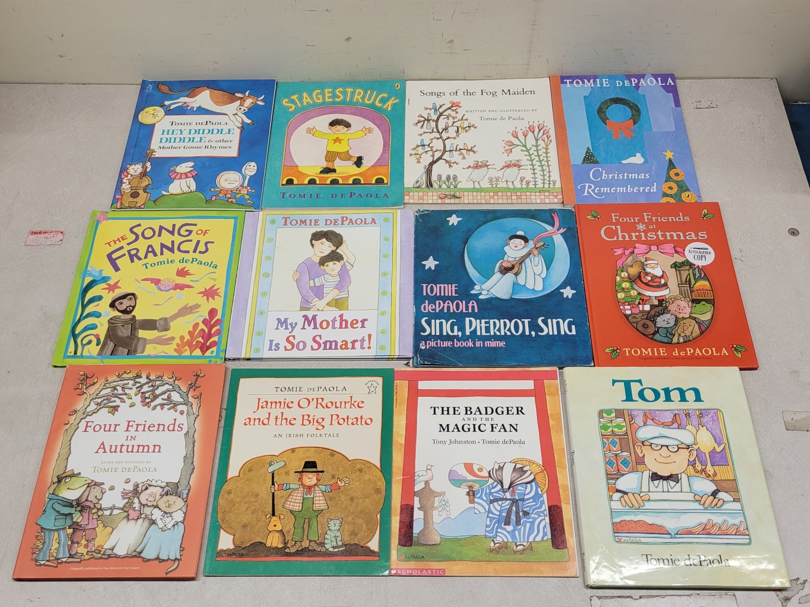 Lot of 10 Tomie dePaola Children&rsquo;s Picture Paperback Books « Random/Unsorted »