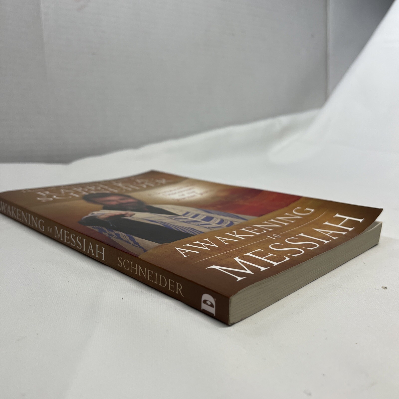 Awakening to Messiah : A…Discovery of the Jewish Jesus by Rabbi K. Schneider