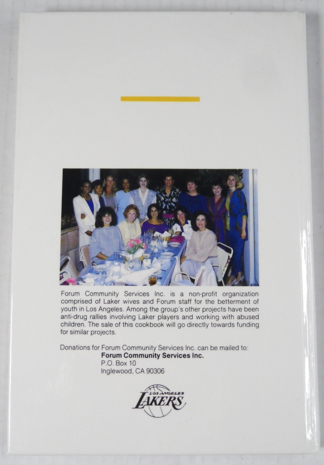 World Champion Los Angeles Lakers Are Cookin&rsquo; Family Cookbook 1985 HC 184 pages