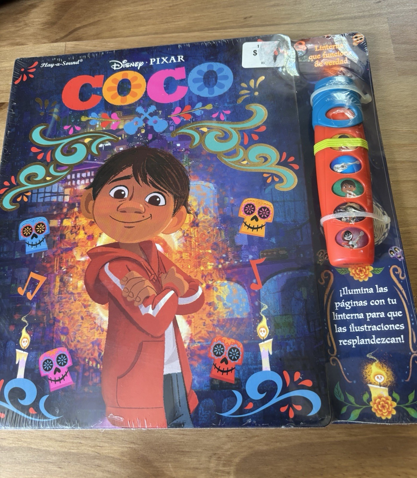 New Disney COCO Play a Sound Book in Spanish & Flashlight El LIBRO Mexican