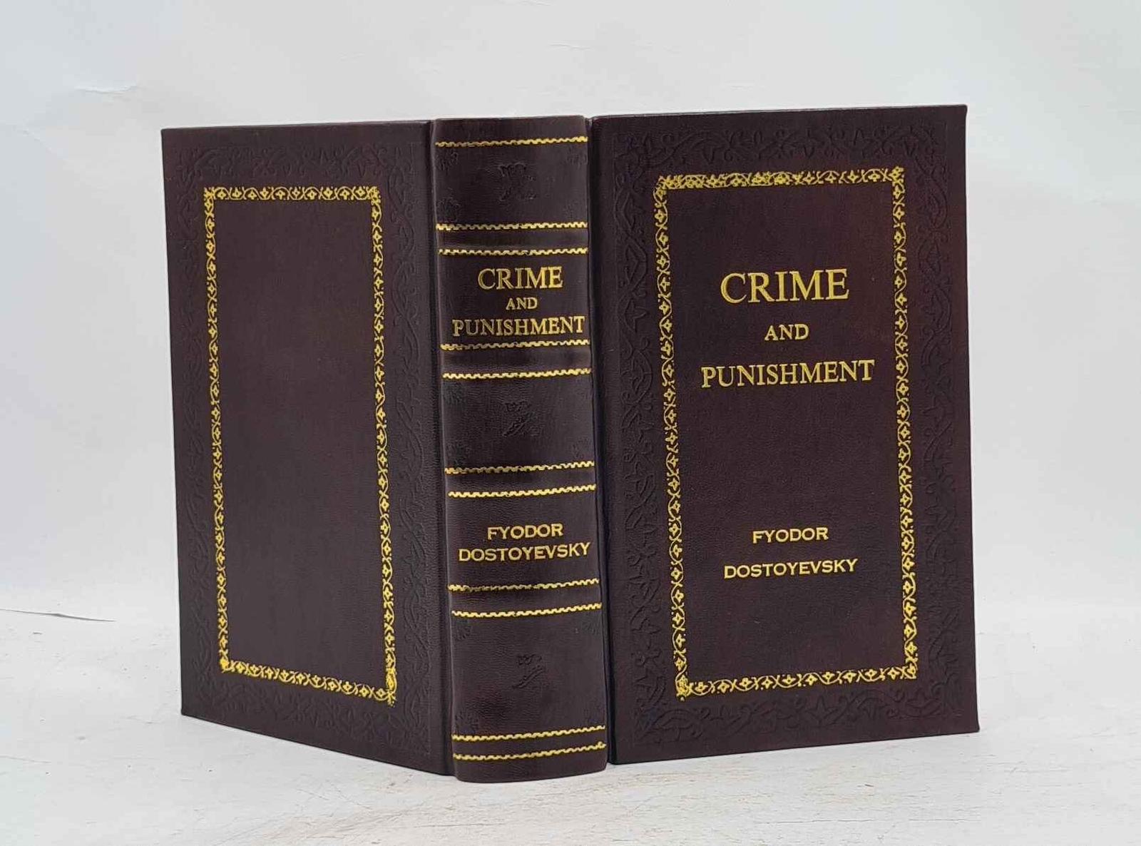 Crime And Punishment: (Penguin Classics Deluxe Edition) [Premium Leather Bound]