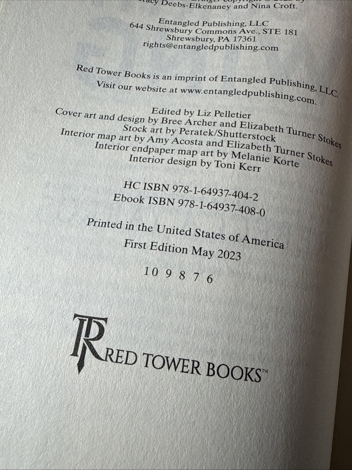 Fourth Wing by Rebecca Yarros, First Edition Good