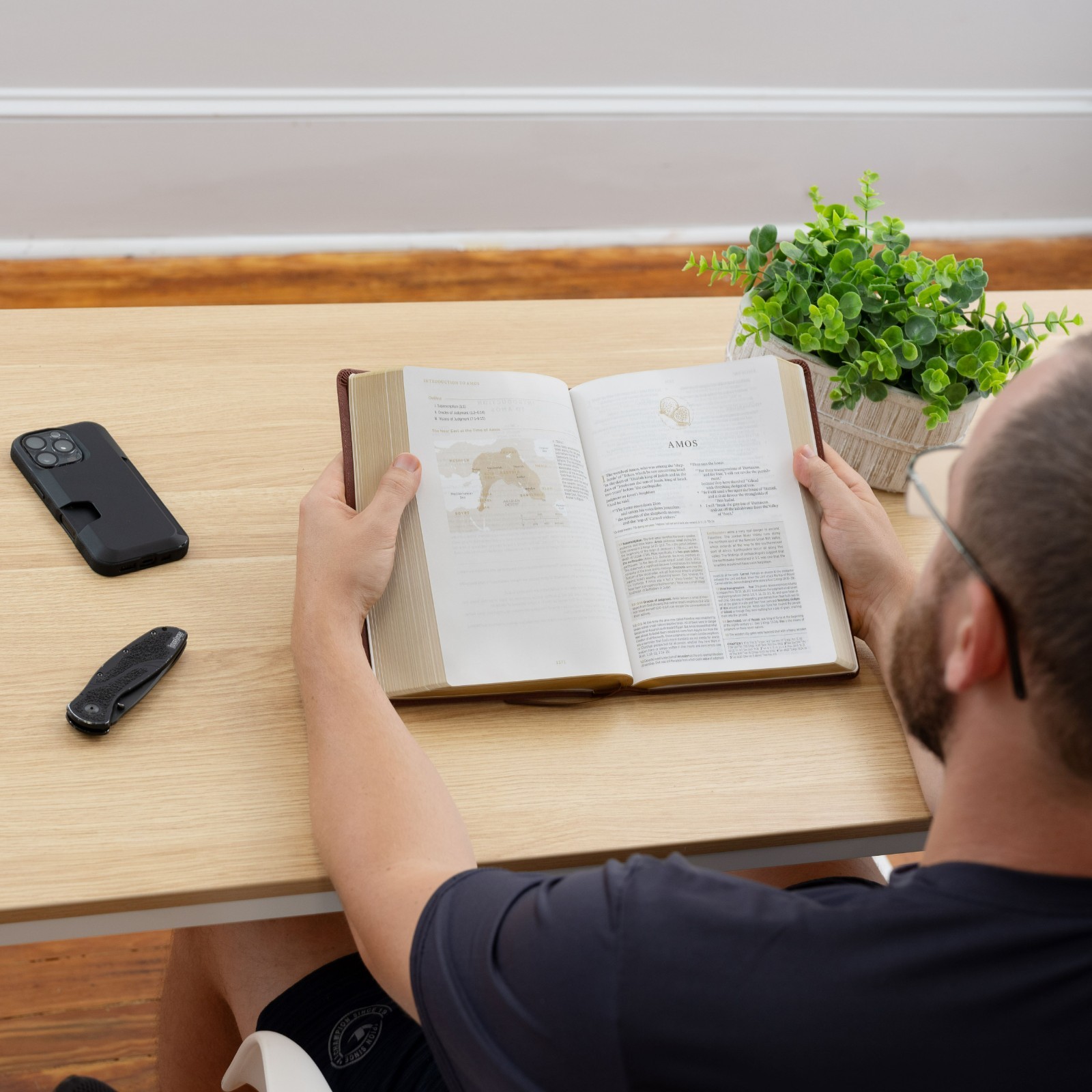 Personalized ESV Men&rsquo;s Study Bible, Rooted in Christ Tree Design, Name Engraved