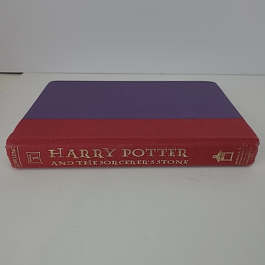 HARRY POTTER & SORCERER&rsquo;S STONE Hardcover J.K. Rowling 1st EDITION 1998