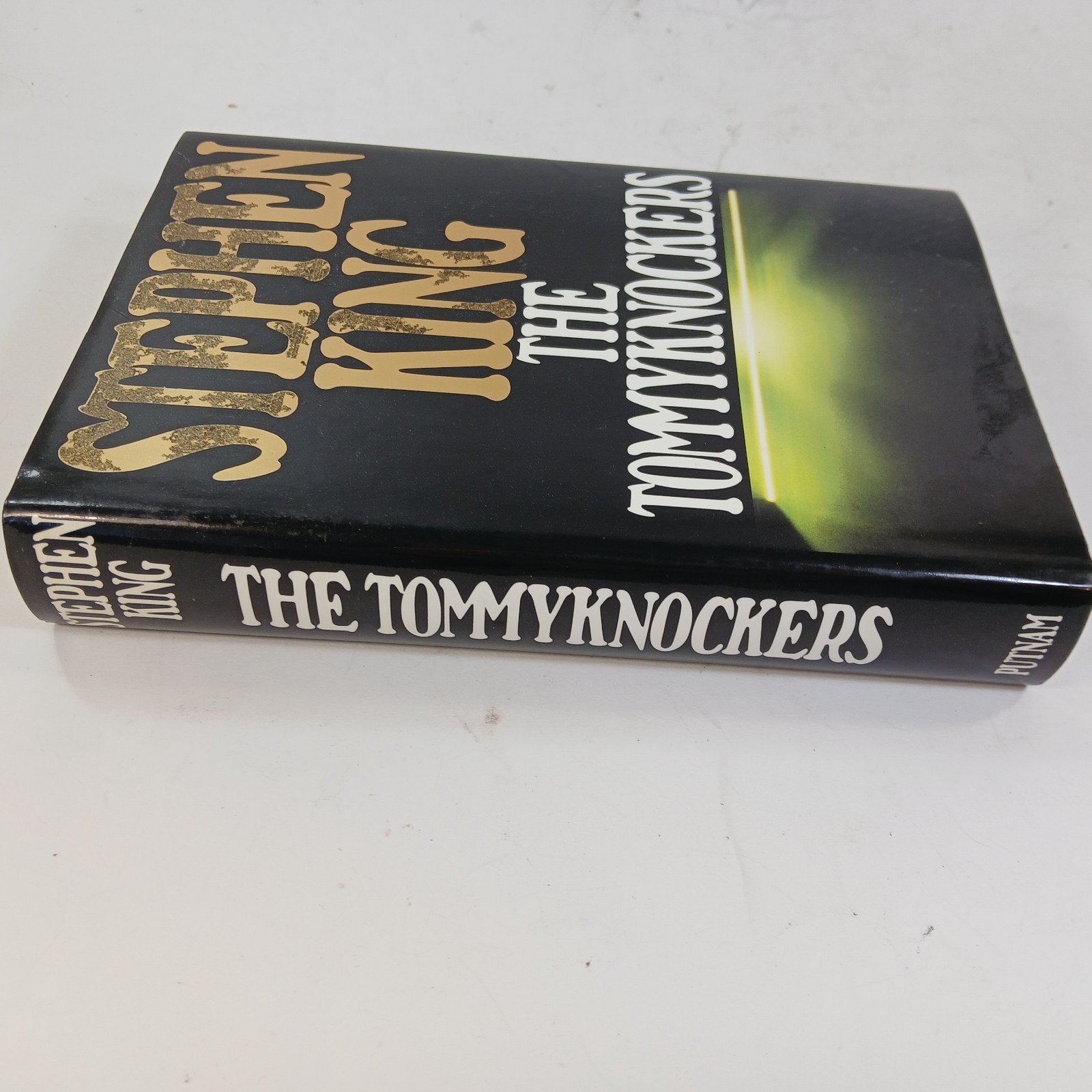 THE TOMMYKNOCKERS by STEPHEN KING. 1987 Hardcover. 1st Edition