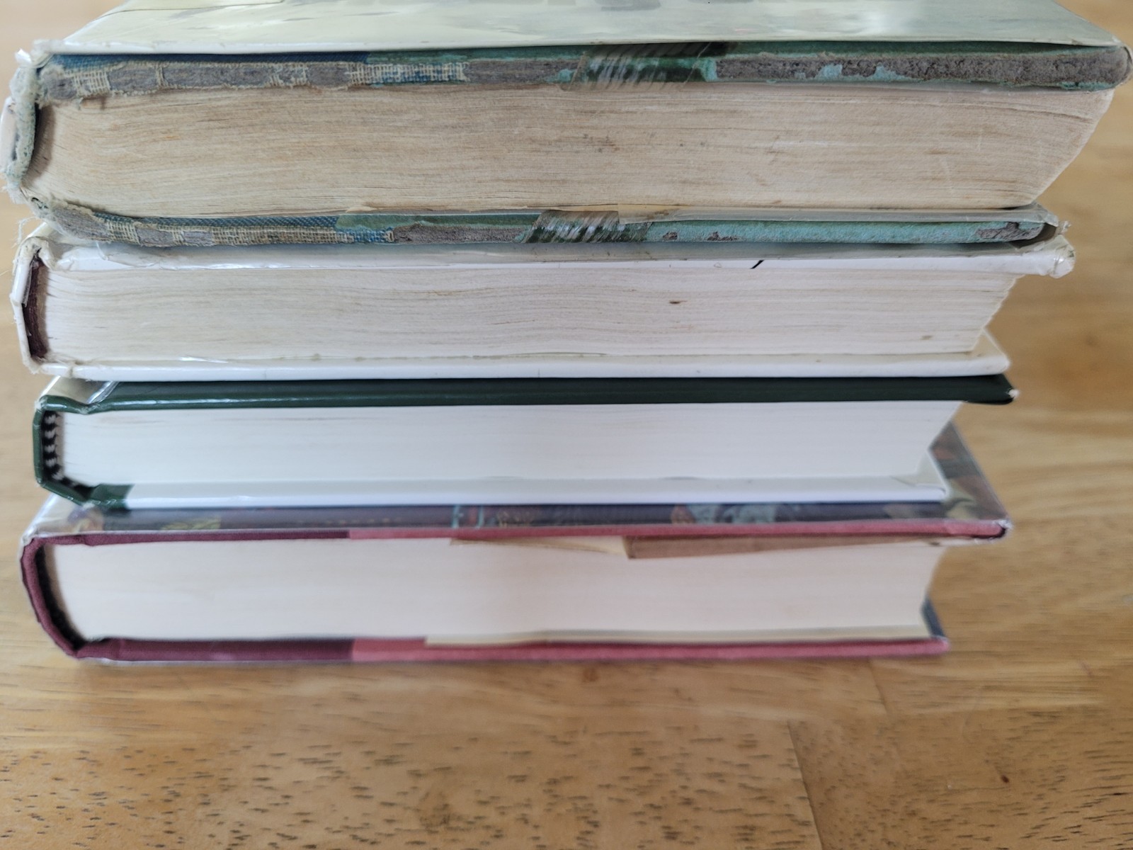 4 Louis L&rsquo;Amour Hardcover Book -2 Large Print -Sackett Companion-Ex Lib