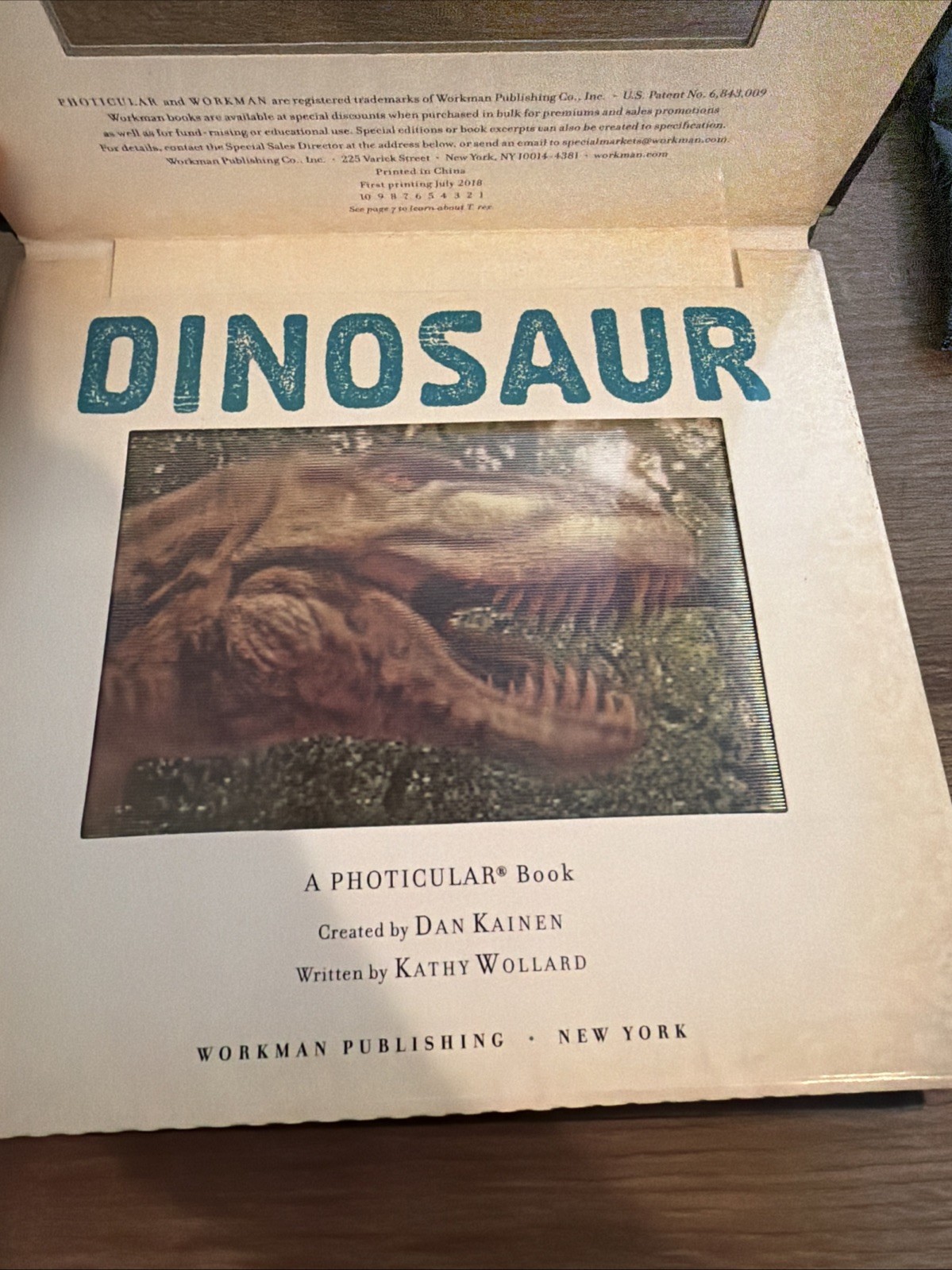 Dinosaur: A Photicular Book By Dan Kainer And Kathy Willard 3D Motion