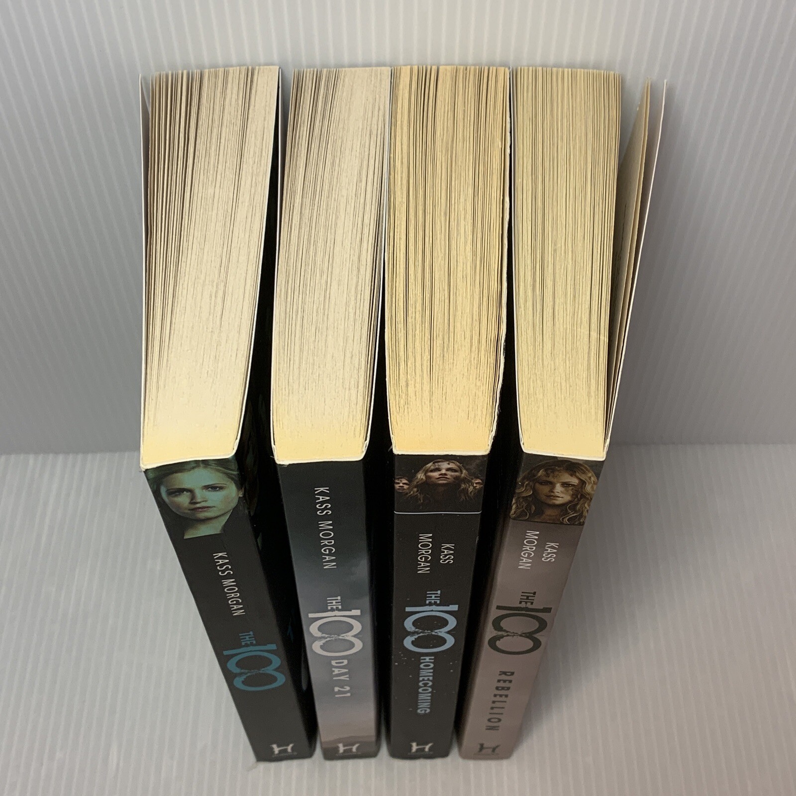 The 100: 4 Book Collection (100, Day 21, Homecoming, Rebellion) Kass Morgan, UK