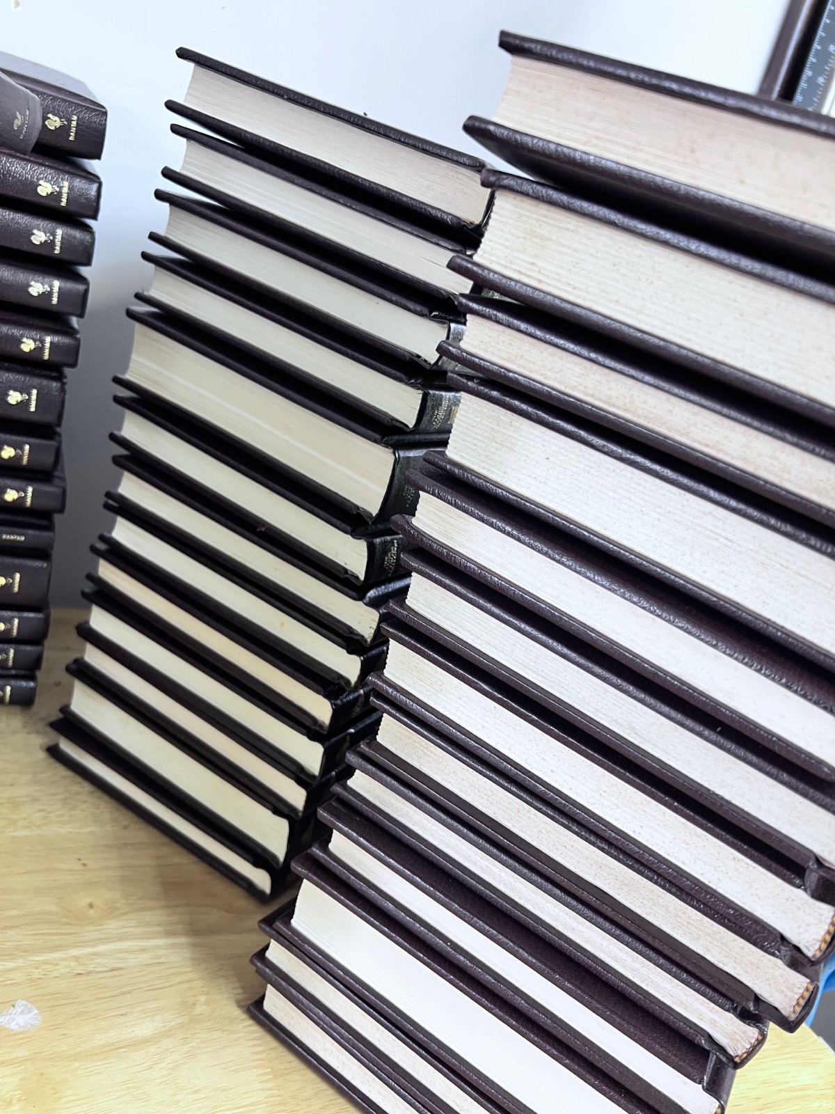 Louis L&rsquo;Amour Leatherette Hardcover Books (Sold Individually) Read description!!