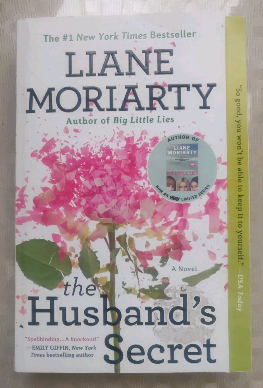 The Husband&rsquo;s Secret : A Novel by Liane Moriarty (Paperback) Brand New