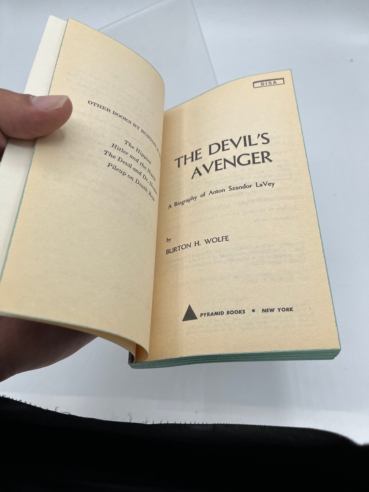 The Devil&rsquo;s Avenger: A Biography of Anton Szandor La Vey 1st Edition Wolfe 1974