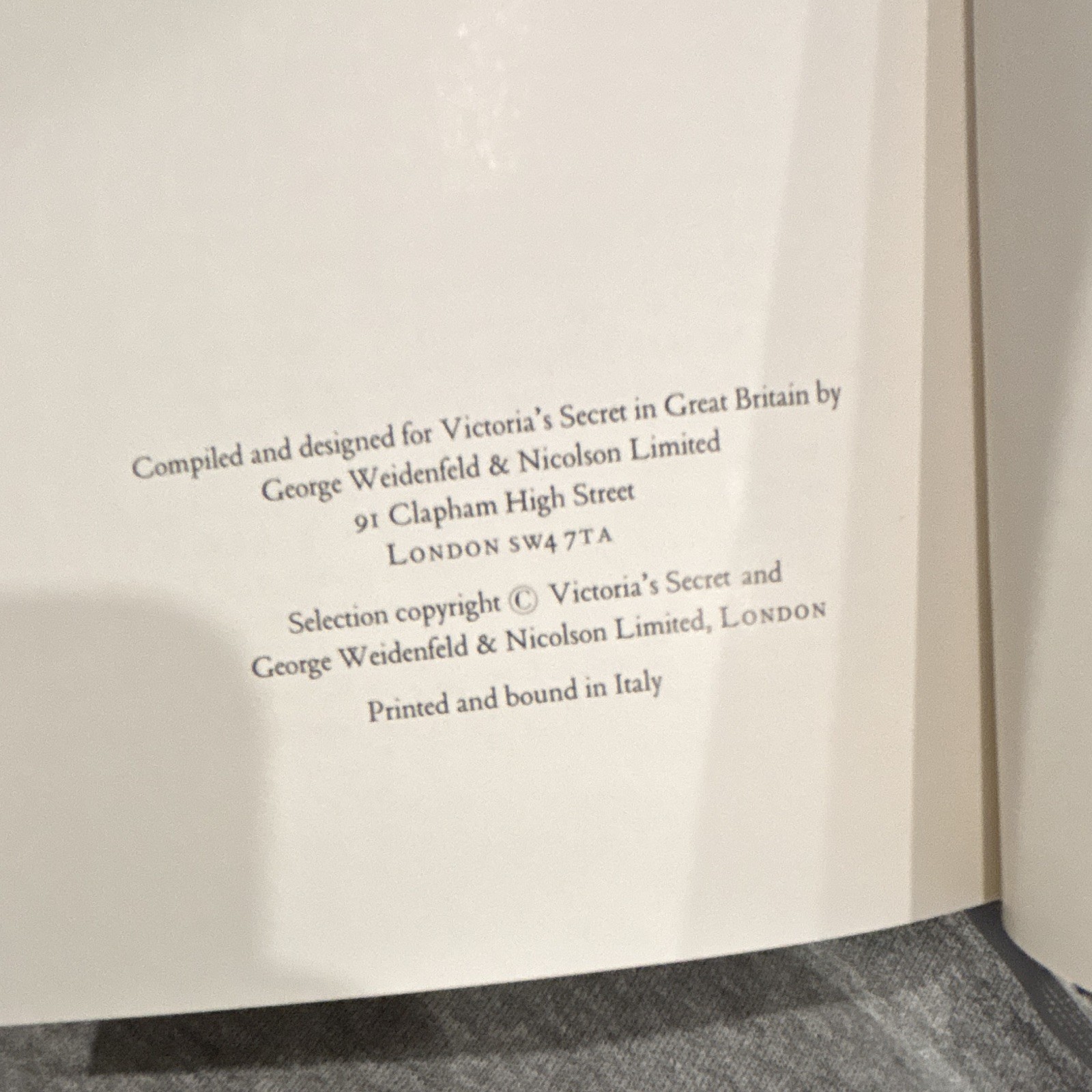Victoria&rsquo;s Words of Love Hardcover Book by Various Various (English)