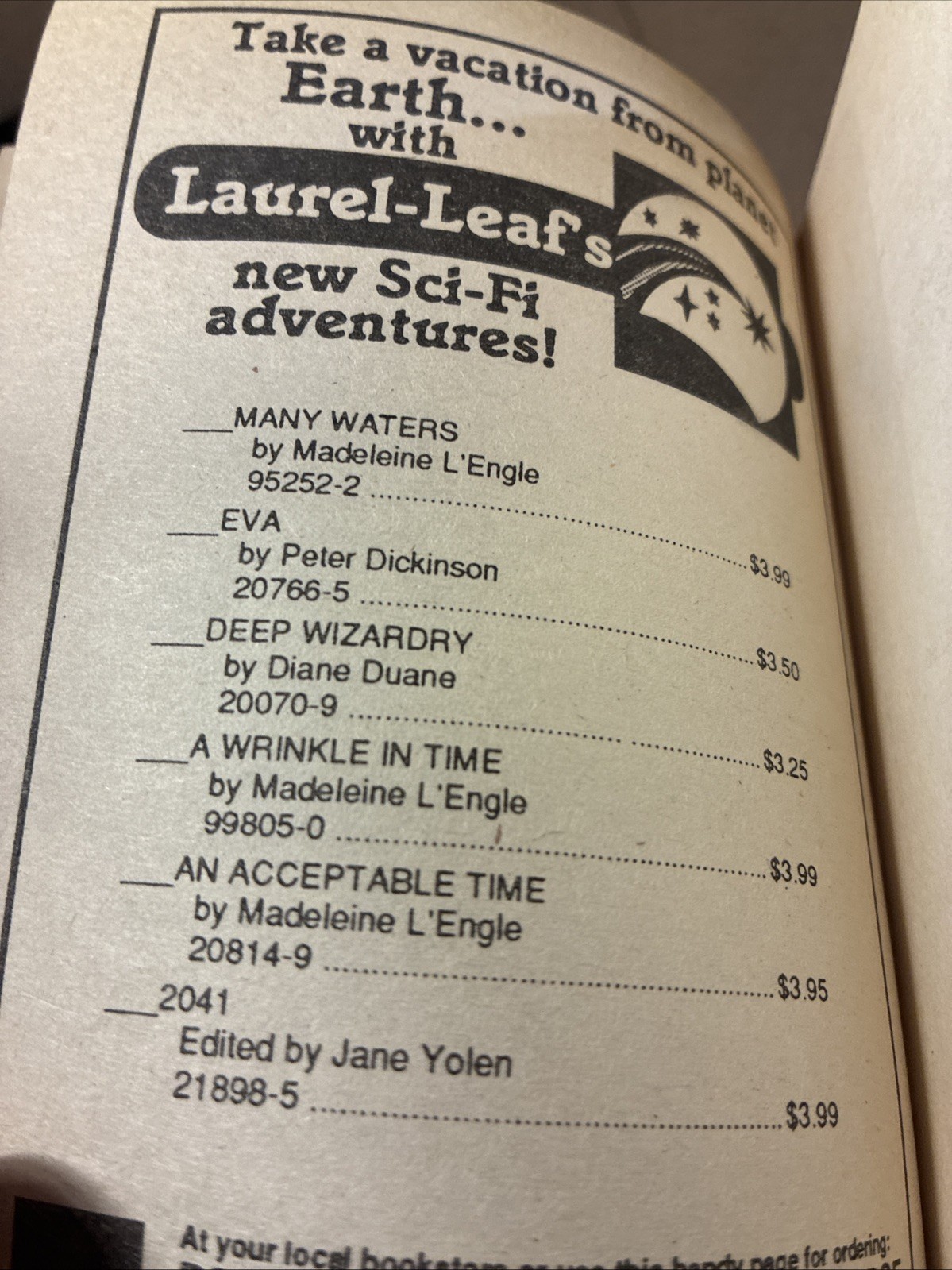 A Wrinkle in Time by Madeleine L&rsquo;Engle (Paperback, 1976)Dell Laurel Leaf Fantasy