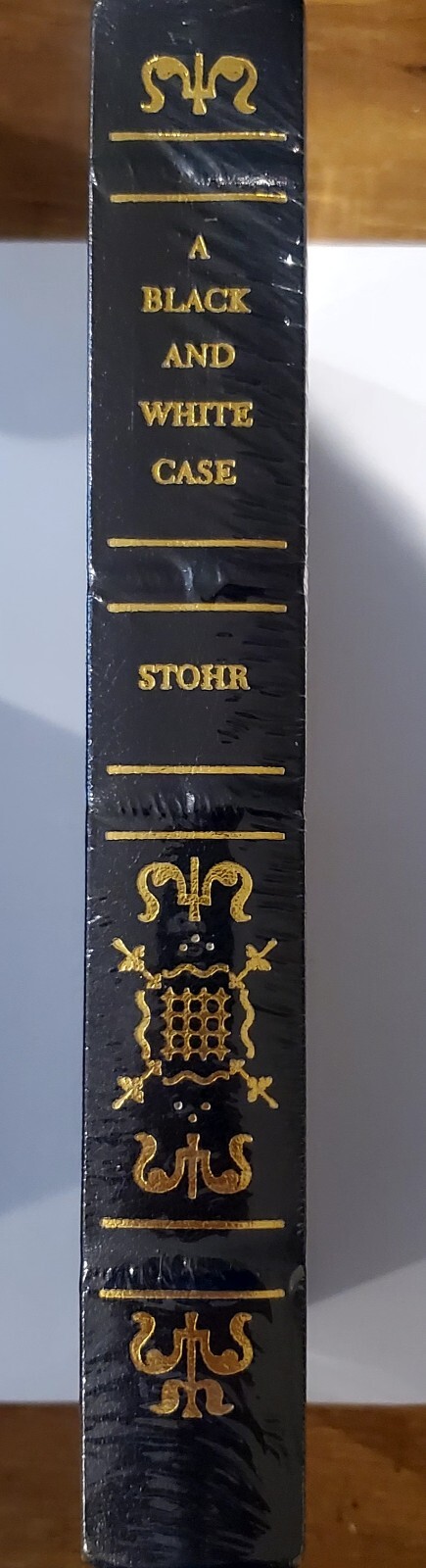 « A Black and White Case » by Greg Stohr, Notable Trials Library, Sealed