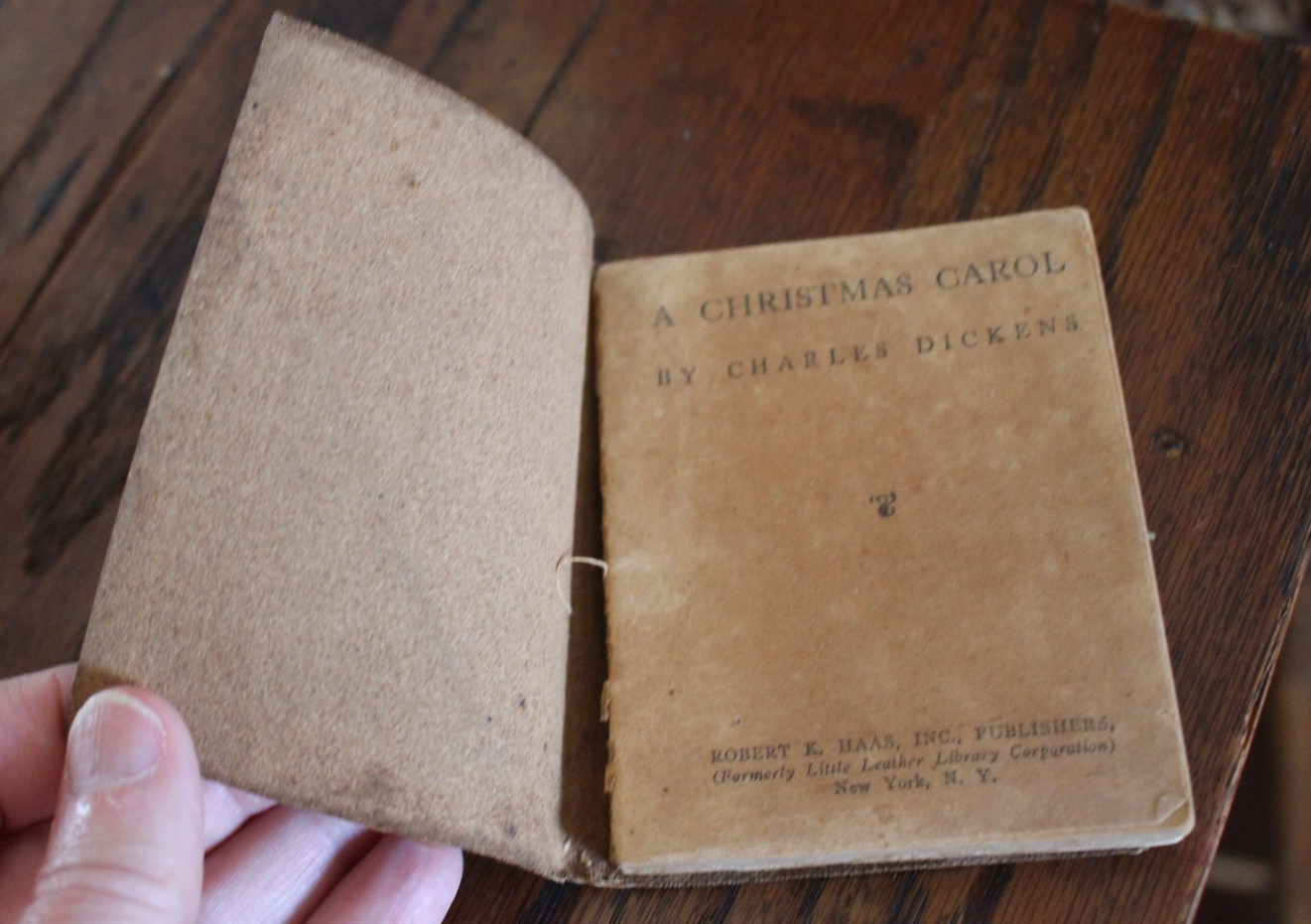 Little Leather Library – A CHRISTMAS CAROL Charles Dickens Antique Book 1920&rsquo;s
