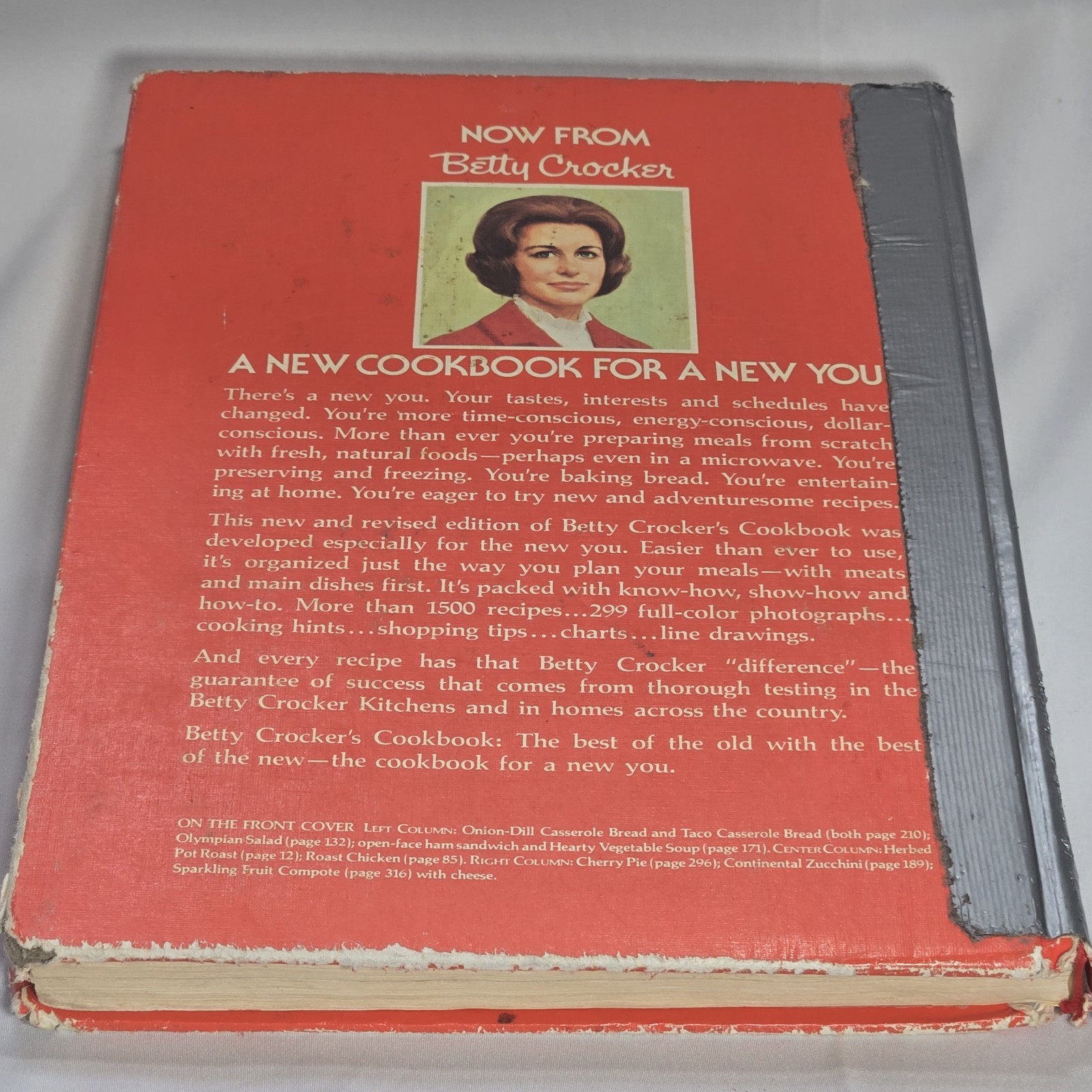 Vintage 1970&rsquo;s Betty Crocker’s Cookbook New & Revised Edition Red Hardcover*READ