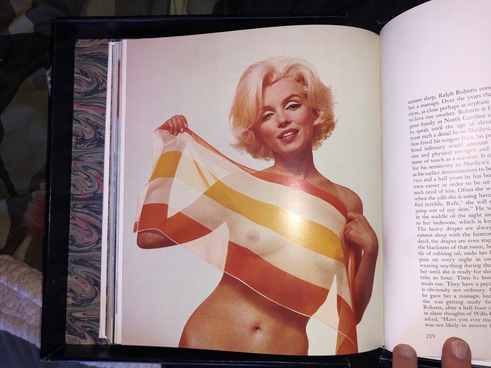MARILYN A BIOGRAPHY PICTURES BY THE WORLDS FOREMOST PHOTOGRAPHERS