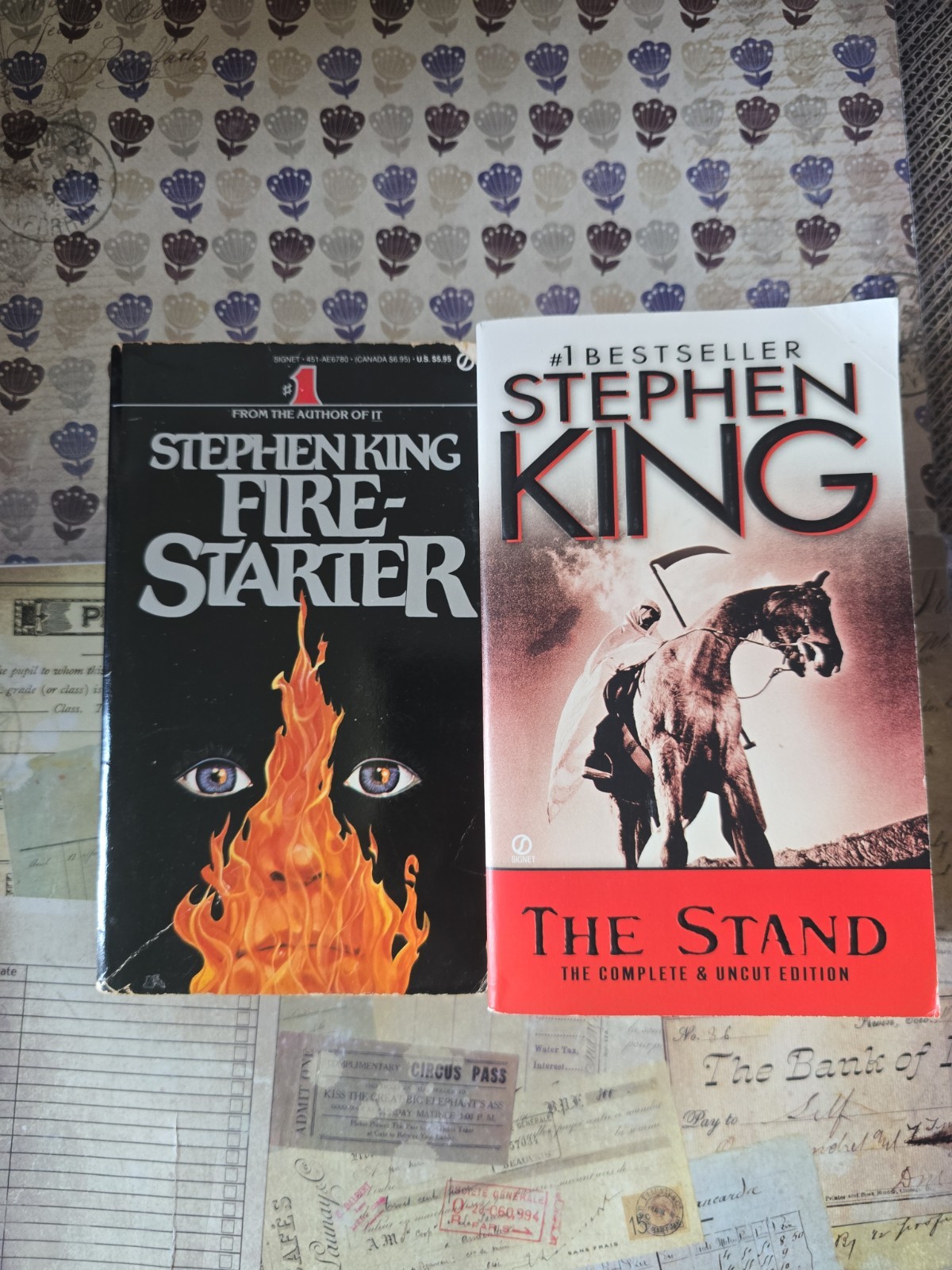 Lot Of 11 Stephen King Paperback Books Firestarter Stand Carrie Salem&rsquo;s Lot
