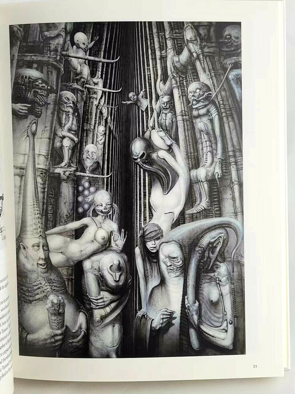 GIGER by HR Giger (1940-2014) Taschen Illustrated Hardcover 10&Prime;x8&Prime; Brand NEW