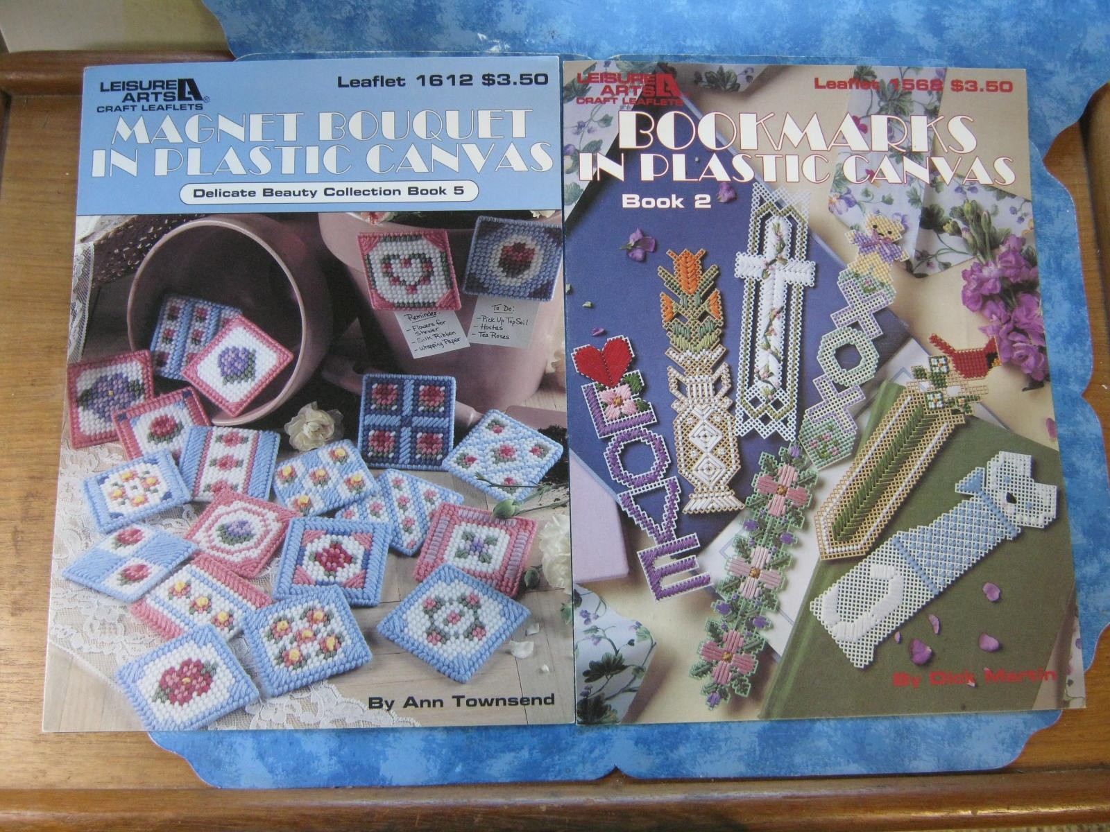 LOT OF 8 LEISURE ARTS PLASTIC CANVAS BOOKS + 2 PATTERNS Mint