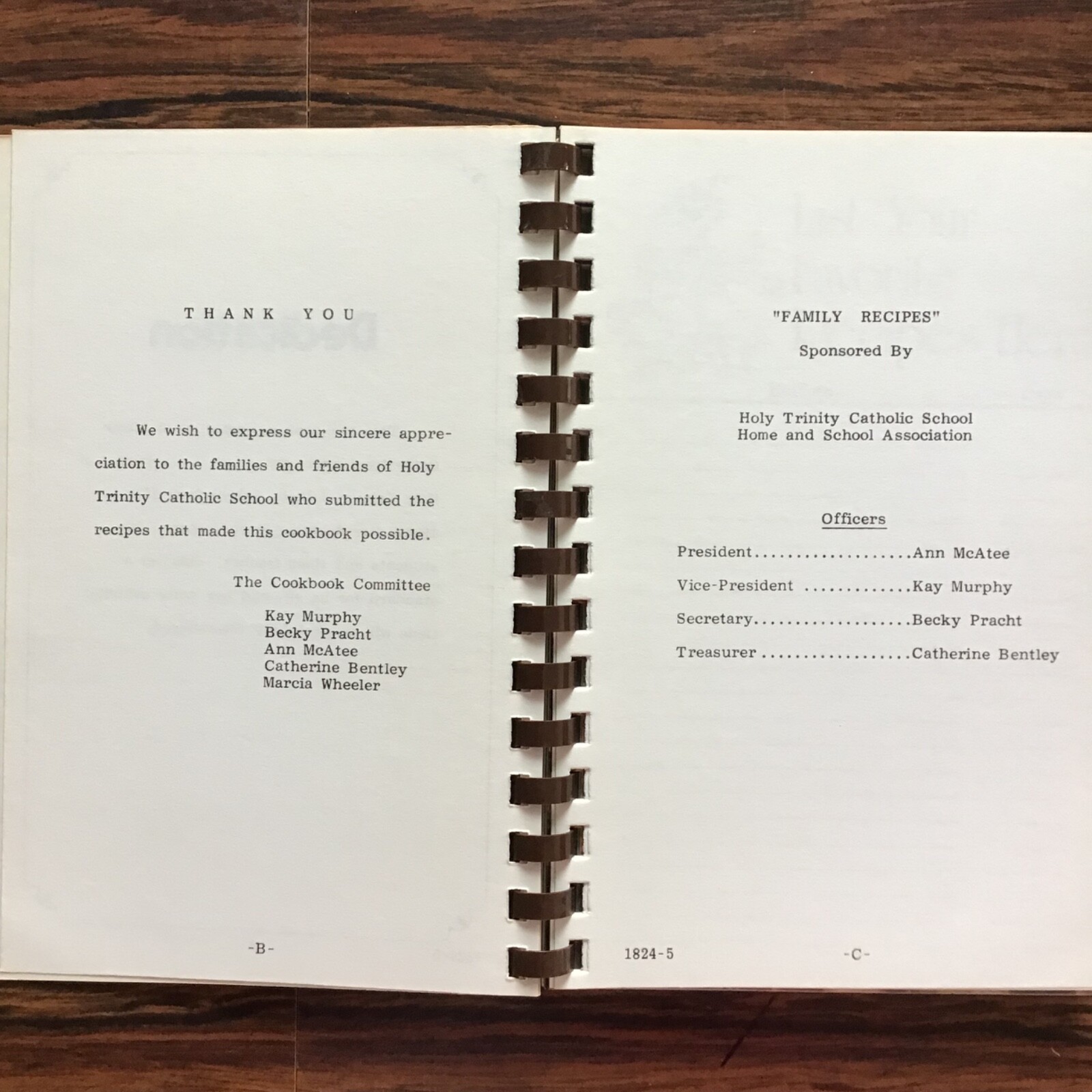 Davenport Iowa Holy Trinity Catholic School Vtg 1985 Cookbook. SEE INDEX PHOTOS