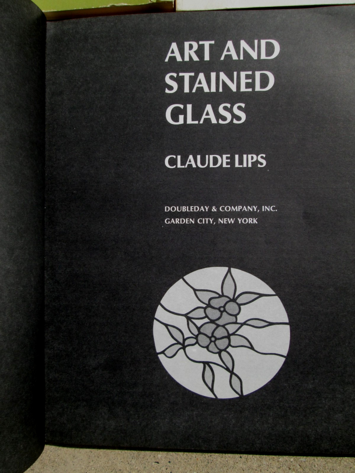 1970&rsquo;s Lot of 3 Stained Glass Paperback Books Basic Manual/Art and Stained Glass