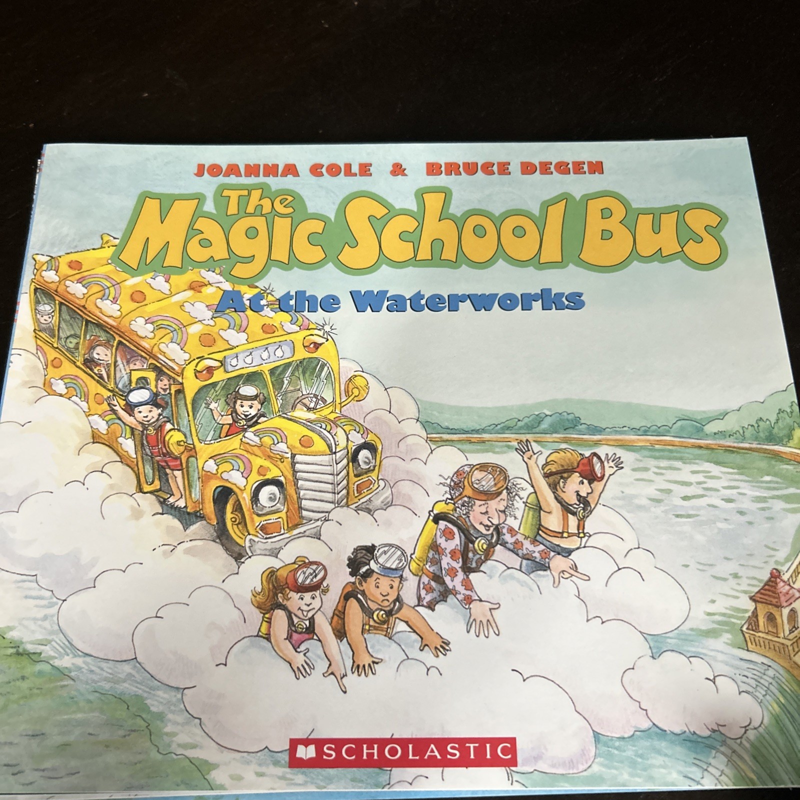 SCHOLASTIC The Magic School Bus Books Set Of 8 Books, Joanna Cole & Bruce Degen