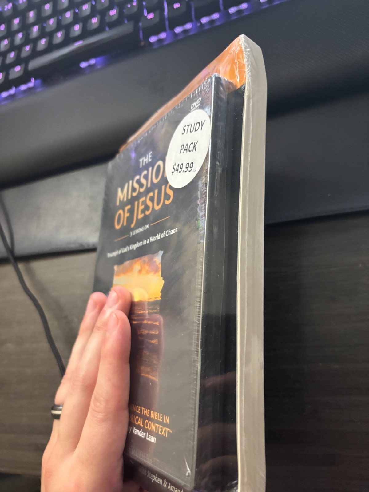 Mission of Jesus Discovery Guide with DVD : Triumph of God&rsquo;s Kingdom in a World