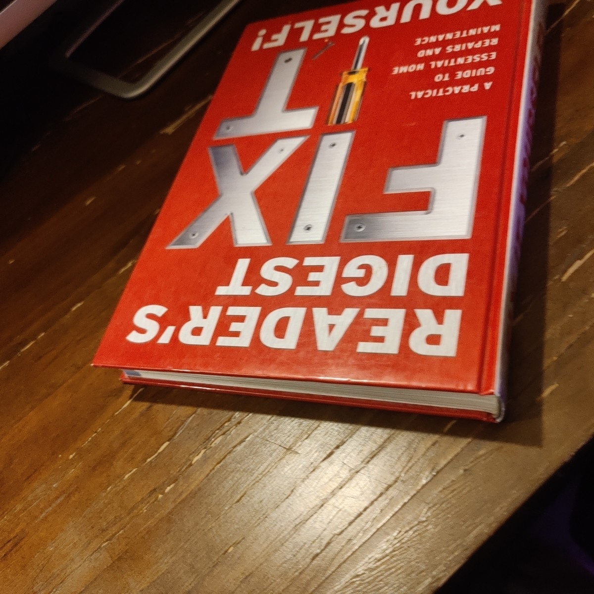 FIX IT – Readers&rsquo;s Digest 399 Pages **GOOD COPY**
