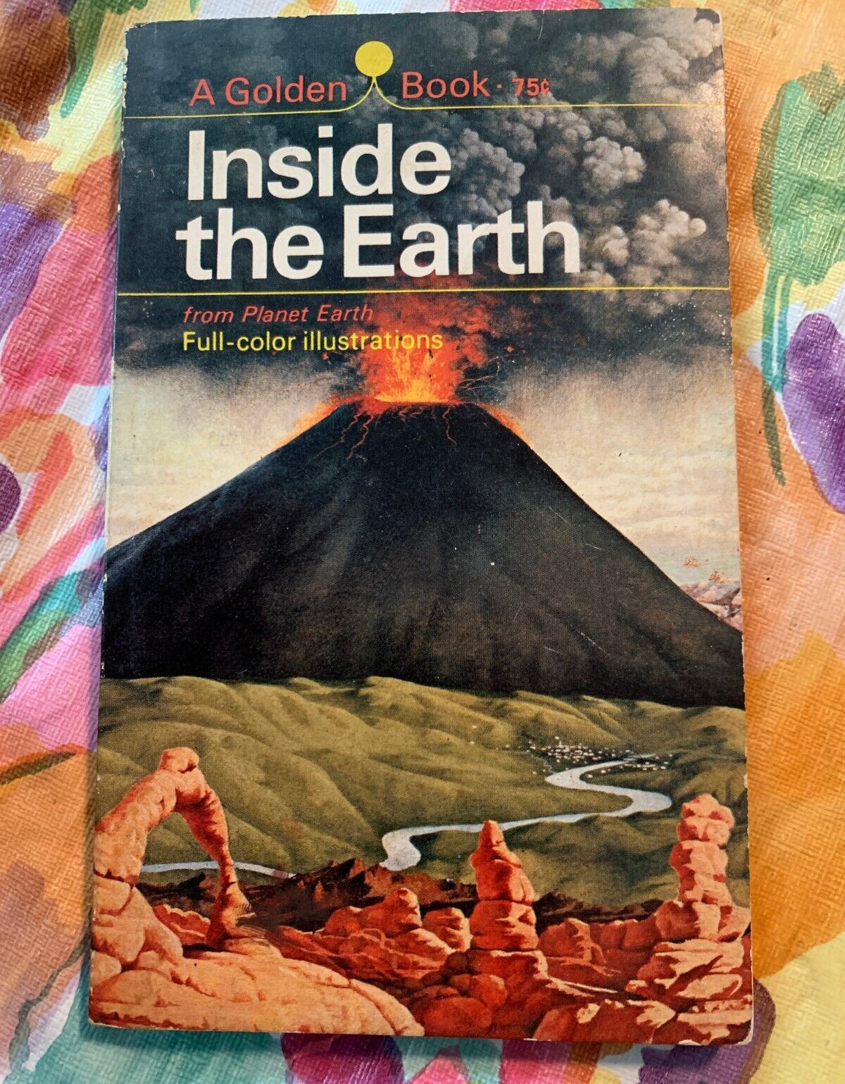 1968 « Inside The Earth » By Rose Wyler & Gerald Ames PB A Golden Book 7707