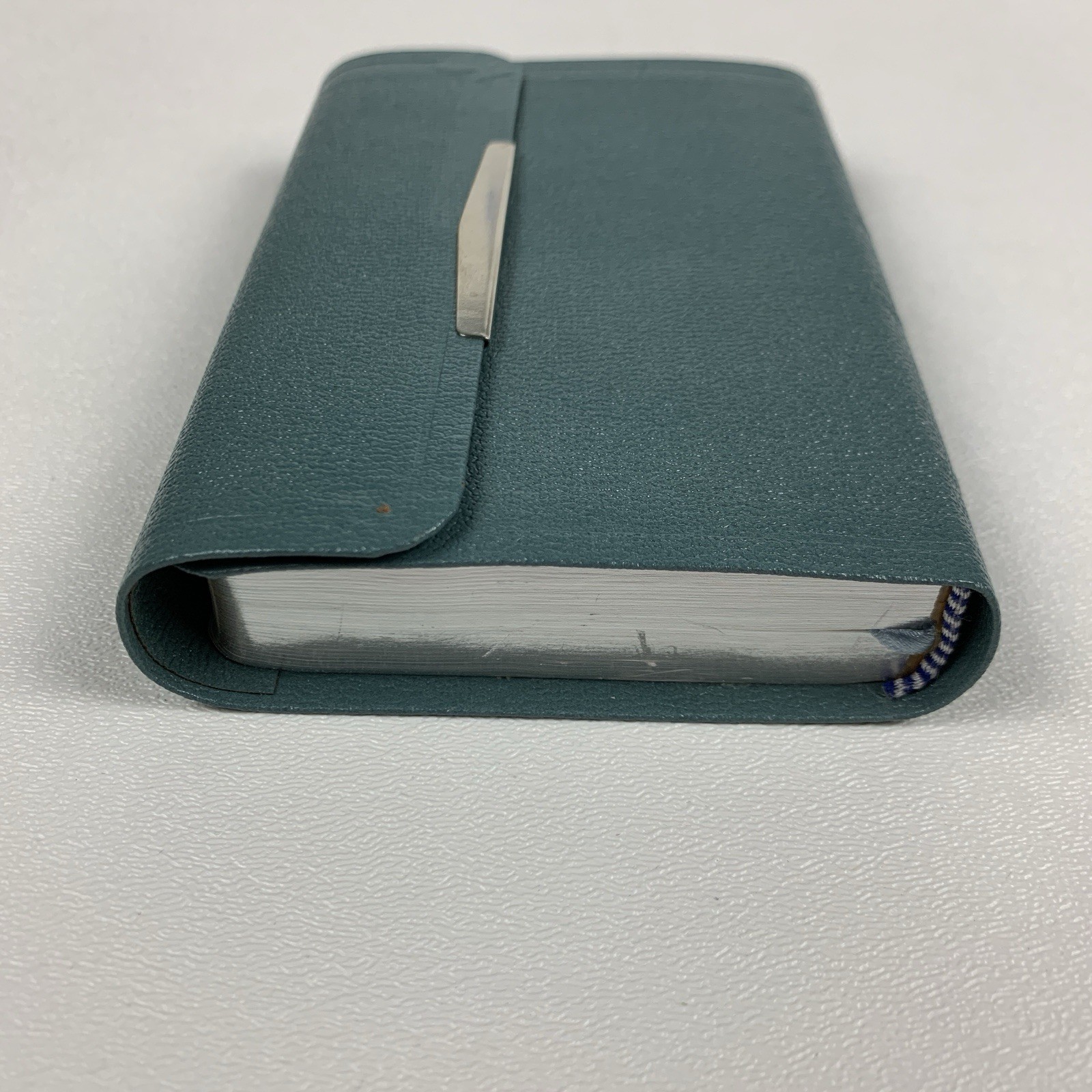 Nelson The Smallest Bible King James KJV Snap Closure Blue Leather w/Magnifier