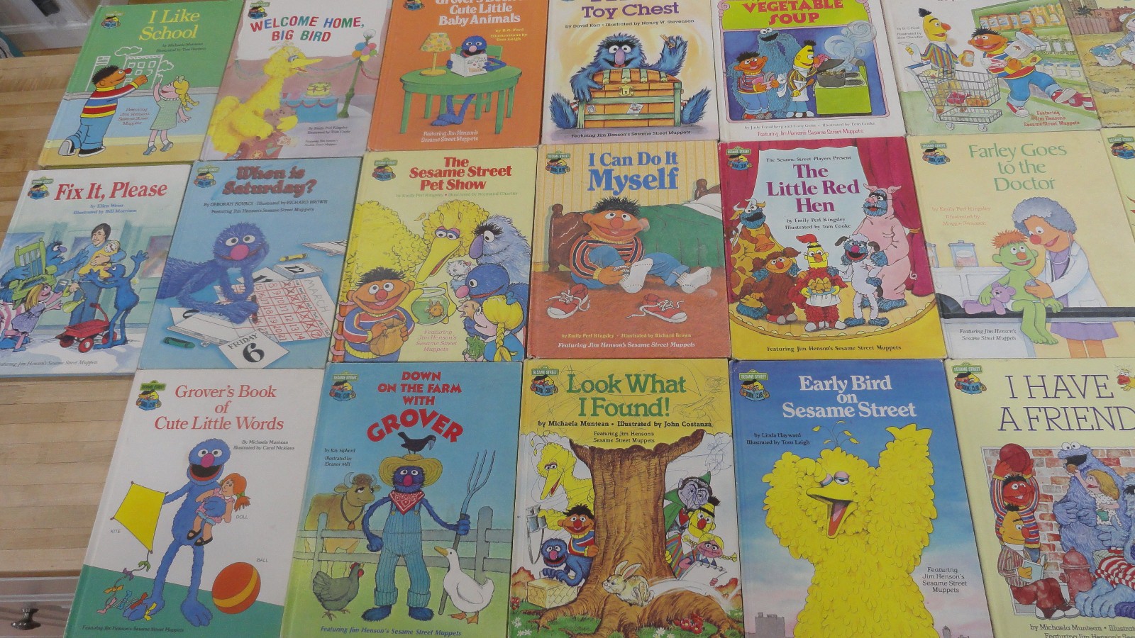 Sesame Street Book Club 1980&rsquo;s Set of 26 Books See Below for Titles & Condition
