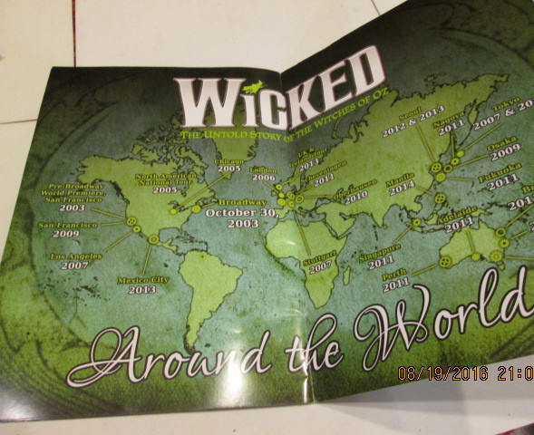 pb 9&Prime; X 13&Prime; WICKED Untold Story the Witches of Oz Araca Group