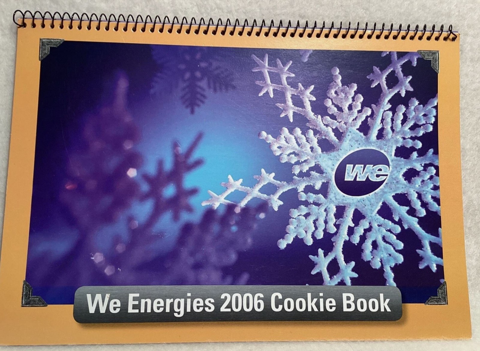 2006~CHRISTMAS COOKIE RECIPE BOOK COOKBOOK~WE Energies Wisconsin Electric