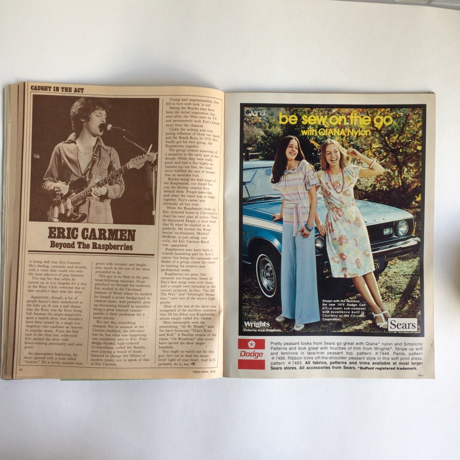 Vintage TEEN Magazine – APRIL 1976 Young & Lovin 106 Pages Fashion, Ads, Advice